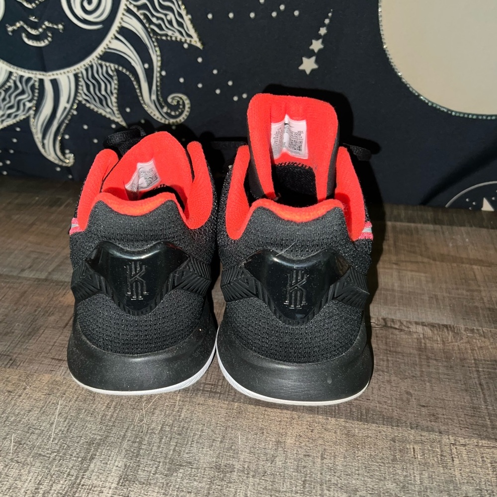 Nike Kyrie Flytrap / Black White Bright Crimson - image 3